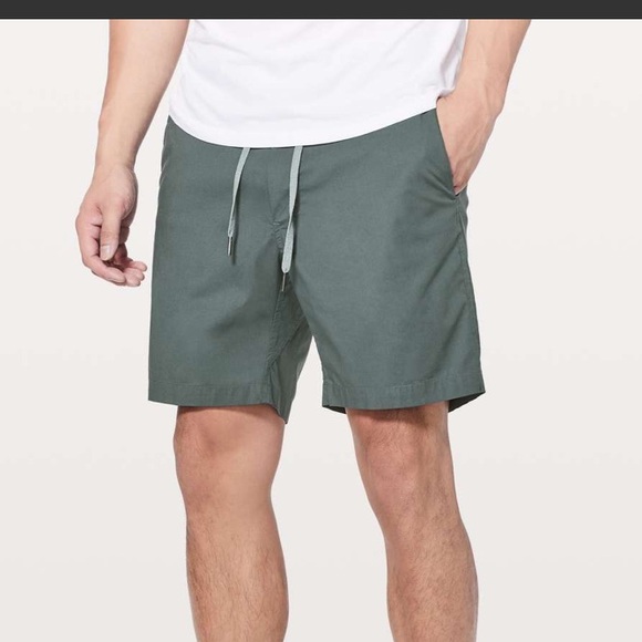 Lululemon Bowline Shorts - Picture 9 of 9